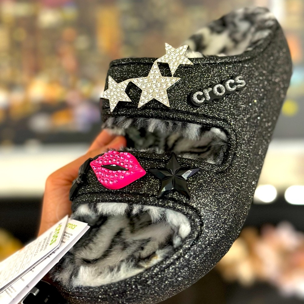Crocs Womens size 7